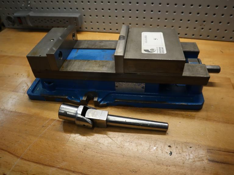 Kurt D675 Machine Vise, 6" with Steel Jaws, Handle