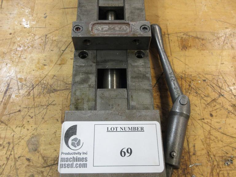 Kurt DL430 4" Machine Vise with Handle