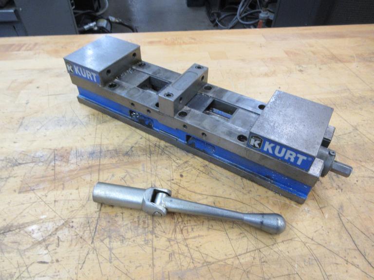 Kurt DL-400 4" Double Lock Machine Vise with Handle