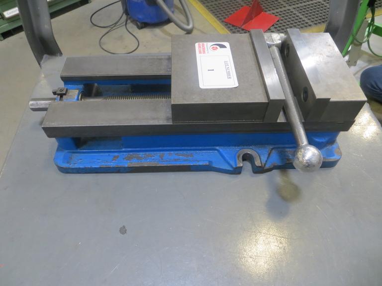 Kurt D-688 6" Vise with Steel Jaws and Handle
