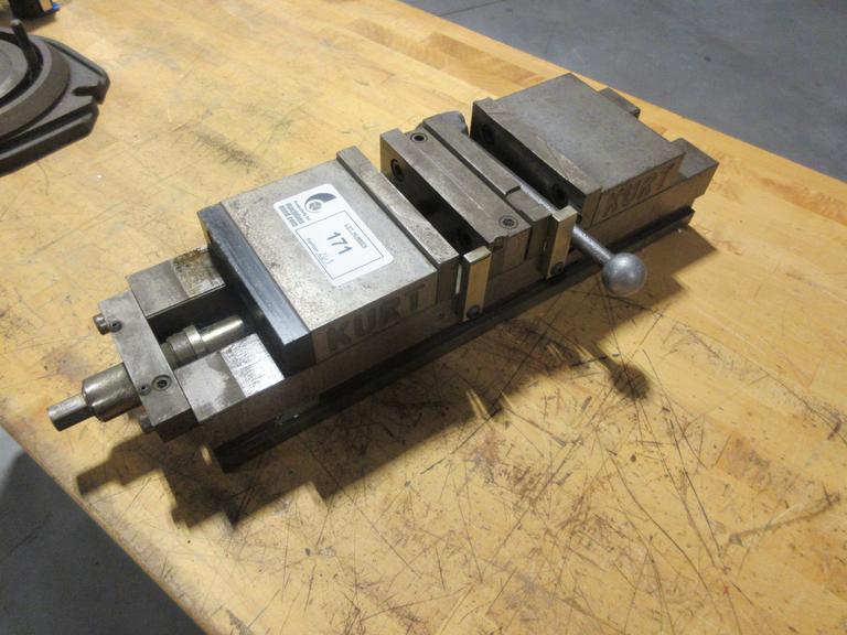 Kurt DL-600C 6" Double Lock Machine Vise W/ Jaws & Handle