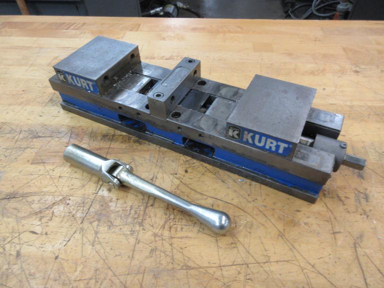 Kurt DL-400 4" Double Lock Machine Vise with Handle