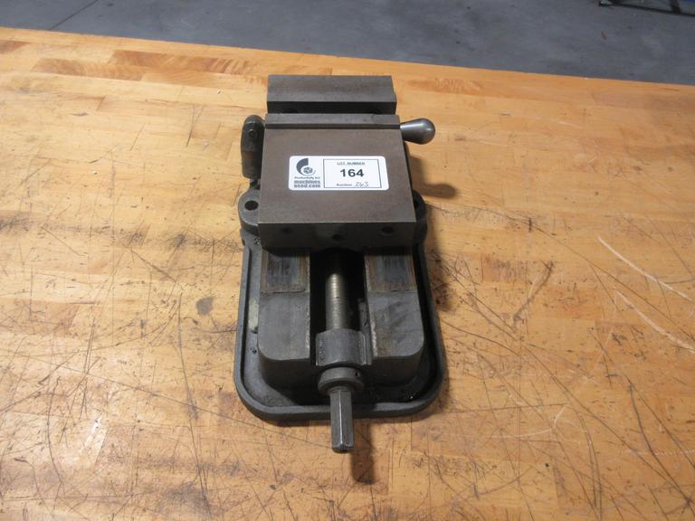 Kurt D-60 6" Machine Vise W/ Jaws & Handle