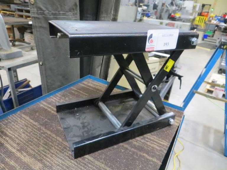 Manual Lift Table 14.5" X 9" Work Table