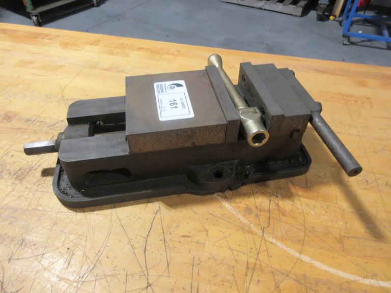 Kurt D-60 6" Machine Vise W/ Jaws & Handle