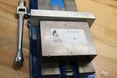 Kurt D-675 6" Machine Vise with Handle, Aluminum Jaws