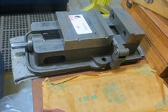 D60 Machine Vise w Steel Jaws and Handle
