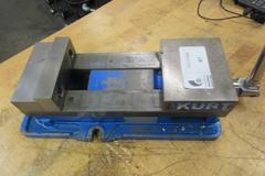 Kurt D675 6" Machine Vise with Handle