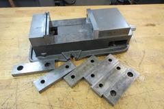 Kurt D675 6" Machine Vise with (4) Sets of Hard Jaws