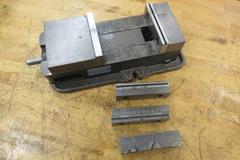 Kurt D675 6" Machine Vise with (4) Sets of Hard Jaws