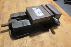 Kurt D-60 6" Machine Vise W/ Jaws & Handle