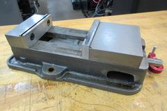 Kurt D675 6" Machine Vise with Hard Jaws and Mini Speed Handle