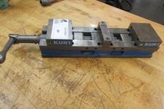 Kurt DL430 4" Machine Vise with Handle