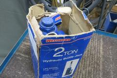 Westward 2 Ton Hydraulic Bottle Jack