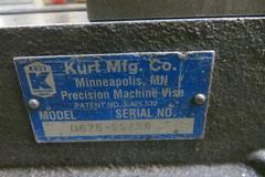 Kurt D675 Machine Vise w Steel Jaws and Handle