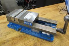 Kurt D688 6" Machine Vise with Handle and Aluminum Jaws