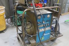 Hobart Model MC 200 Multi Process Welder W Hobart AGH- 27 Wire Feed