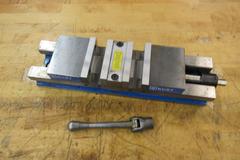 Kurt HDL4 4" Double Lock Machine Vise with Hard Jaws and Handle