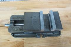 Kurt D675 6" Machine Vise with Aluminum Jaws