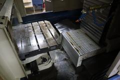 Daewoo Doosan 320/40 CNC Vertical Machining Center with 2 Station Pallet Changer, 12,000 RPM Spindle, 14 Station Rotary Turret, Chip Conveyor
