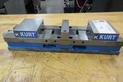 Kurt DL430 4" Double Lock Machine Vise with Handle