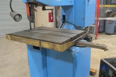 DoAll 3613-1 Vertical Band Saw, 36" Throat, 30-1/2" x 24" Table, Work Light