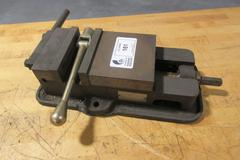 Kurt D-60 6" Machine Vise W/ Jaws & Handle