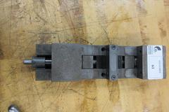 Kurt DL430 4" Double Lock Machine Vise with Handle