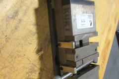 Kurt DL-600C 6" Double Lock Machine Vise W/ Jaws & Handle