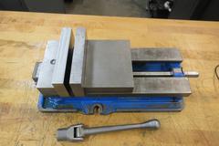 Kurt D675 6" Machine Vise With 3" Tall Steel Jaws and Handle