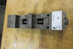 Kurt DL430 4" Double Lock Machine Vise with Handle