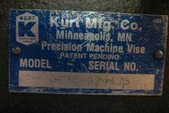 Kurt D675 Machine Vise w Steel Jaws w Handle on Swivel Base