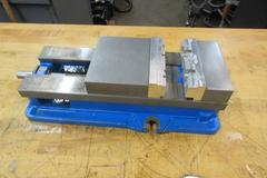 Kurt D688 6" Machine Vise with Handle and Aluminum Soft Jaws