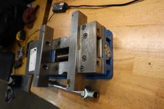 Kurt DX6 6" Machine Vise, Steel Jaws, Handle