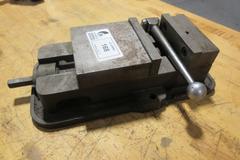 Kurt D-60 6" Machine Vise W/ Jaws & Handle