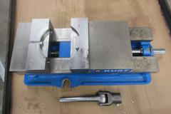 Kurt D688 6" Machine Vise with Handle and Steel Soft Jaws
