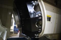 Daewoo Doosan 320/40 CNC Vertical Machining Center with 2 Station Pallet Changer, 12,000 RPM Spindle, 14 Station Rotary Turret, Chip Conveyor