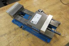 Kurt D688 6" Machine Vise with Aluminum Soft Jaws and Handle
