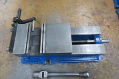 Kurt D688 6" Machine Vise with Handle, Hard Jaws and Back Stop