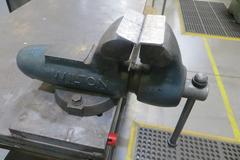 Rolling Work Bench w Wilton Bench Vise, Portable on Casters
