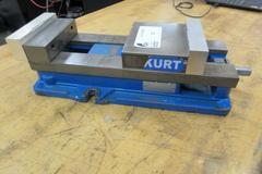 Kurt D688 6" Machine Vise with Aluminum Soft Jaws and Handle