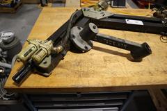 FlexArm Pneumatic Tapping Arm