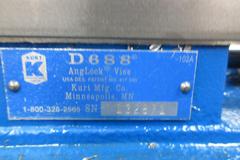 Kurt D688 6" Machine Vise *No Jaws or Handle*