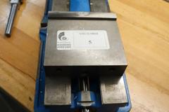Kurt D675 Machine Vise, 6" with Steel Jaws, Handle