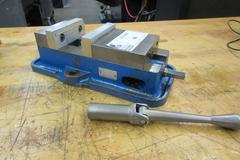 Kurt D40 4" Machine Vise with Handle and Aluminum Jaws