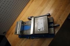 Kurt D-675 6" Machine Vise w Handle and Aluminum Jaws