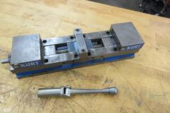 Kurt DL-400 4" Double Lock Machine Vise with Handle