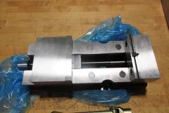 Haas Kurt DX6 6" Machine Vise W/ Steel Hard Jaws & Handle NEW IN BOX!