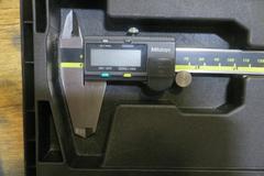 Mitutoyo 8" Absolute AOS Digimatic Digital Caliper w Case