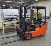 Linde E20 Electric Forklift 3,400# Cap, Side-Shift, Independent Fork Adjust, Battery Charger